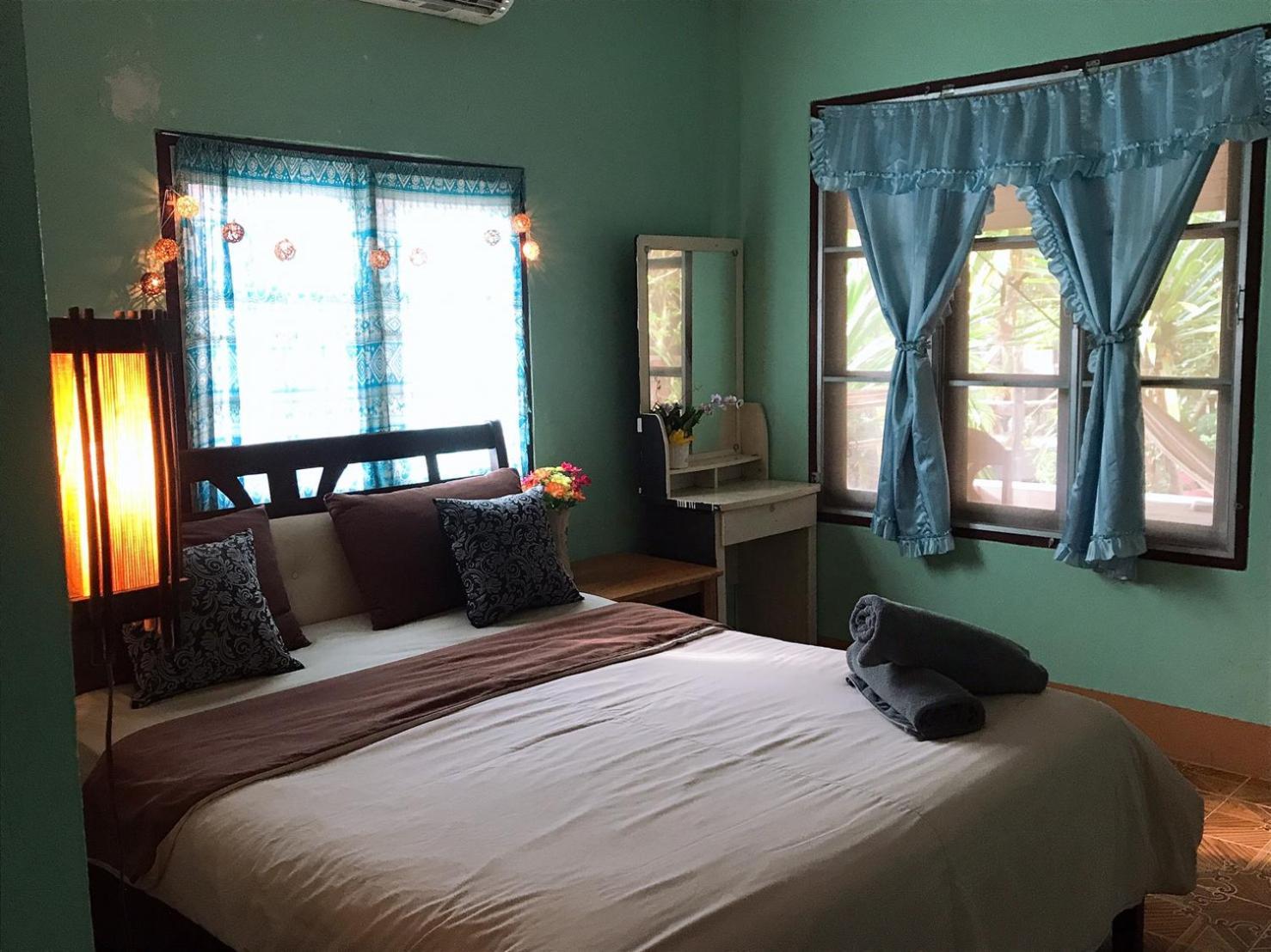 Jungle Hut Bungalows & Hotel Haad Chao Phao Room photo